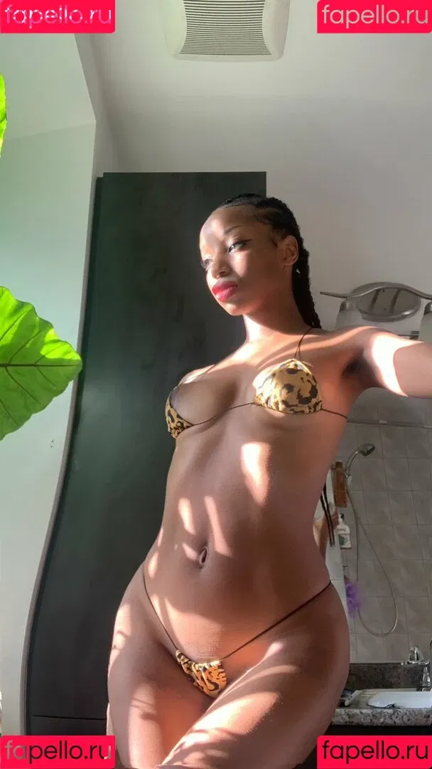 messkina / messythots / sxkina Onlyfans Photo Gallery 