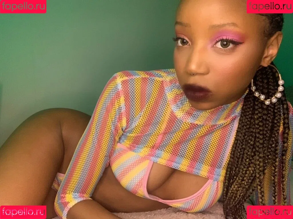 messkina / messythots / sxkina Onlyfans Photo Gallery 