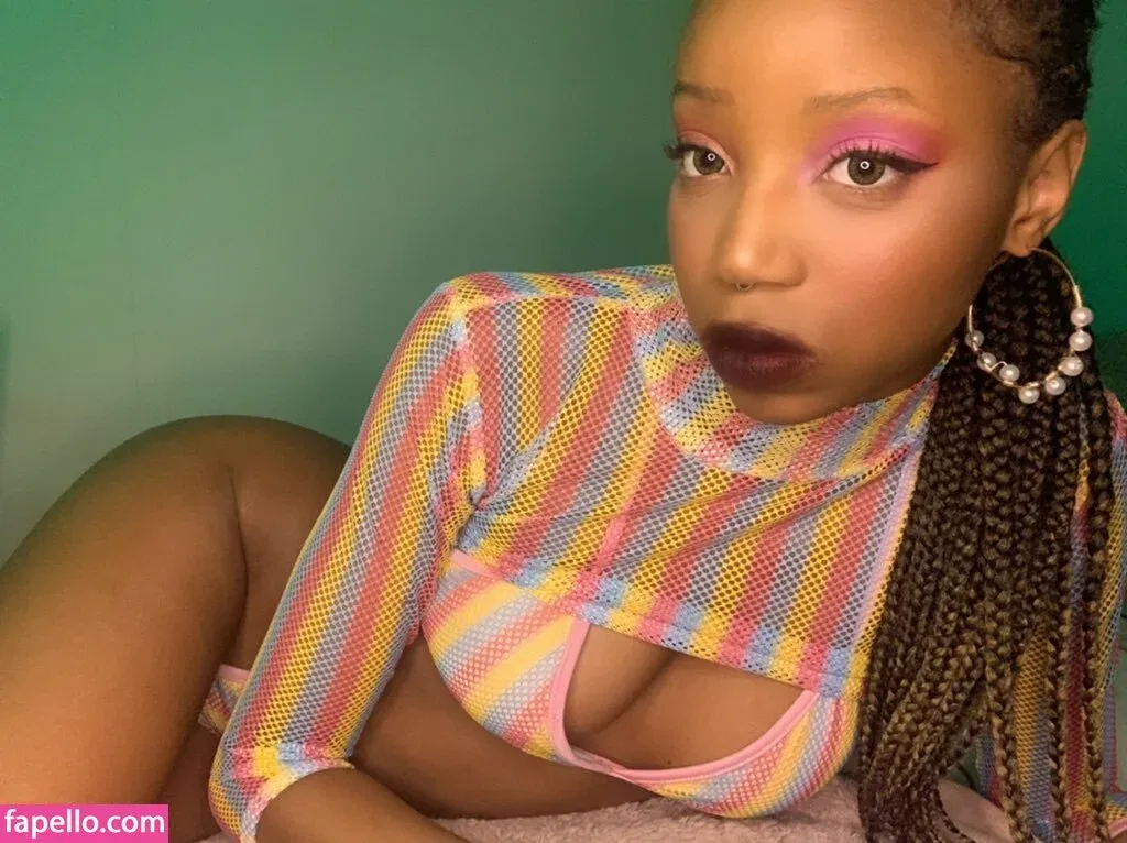 messkina / messythots / sxkina Onlyfans Photo Gallery 