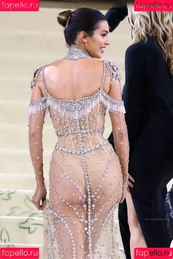 Kendall Jenner / KendallJenner Onlyfans Photo Gallery 