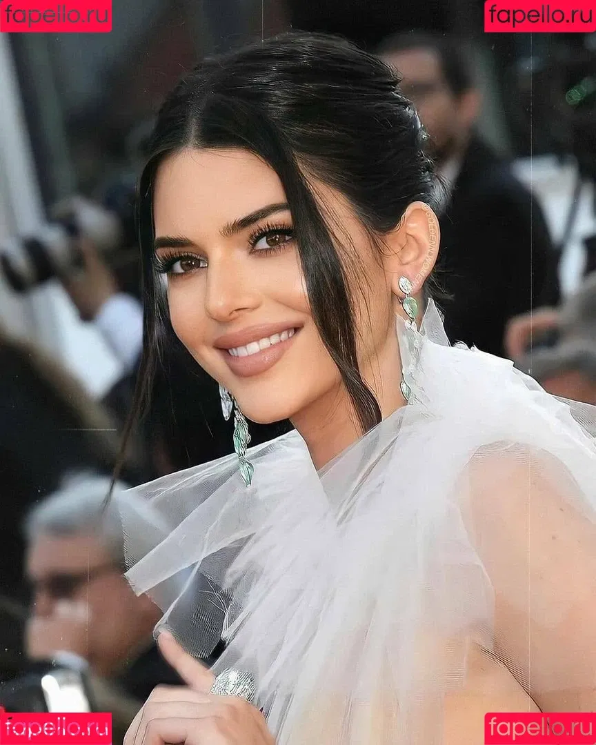 Kendall Jenner / KendallJenner Onlyfans Photo Gallery 