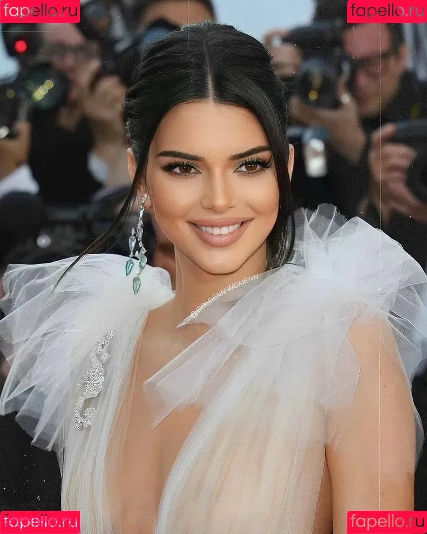 Kendall Jenner / KendallJenner Onlyfans Photo Gallery 