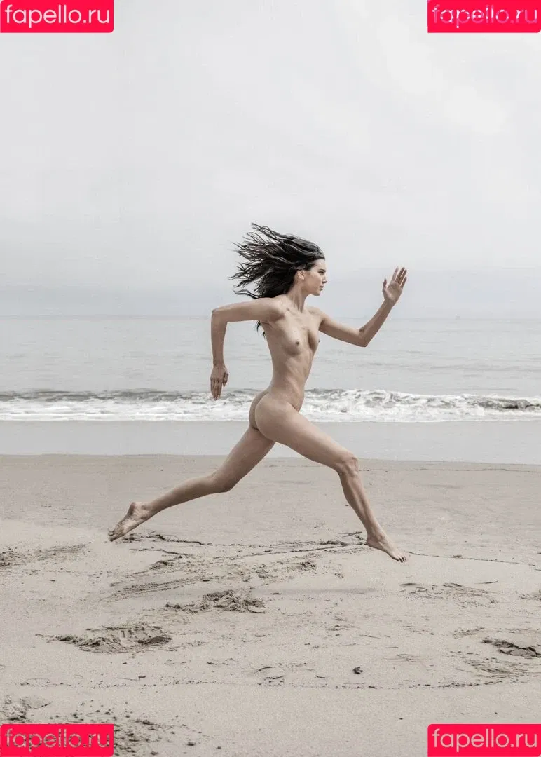 Kendall Jenner / KendallJenner Onlyfans Photo Gallery 