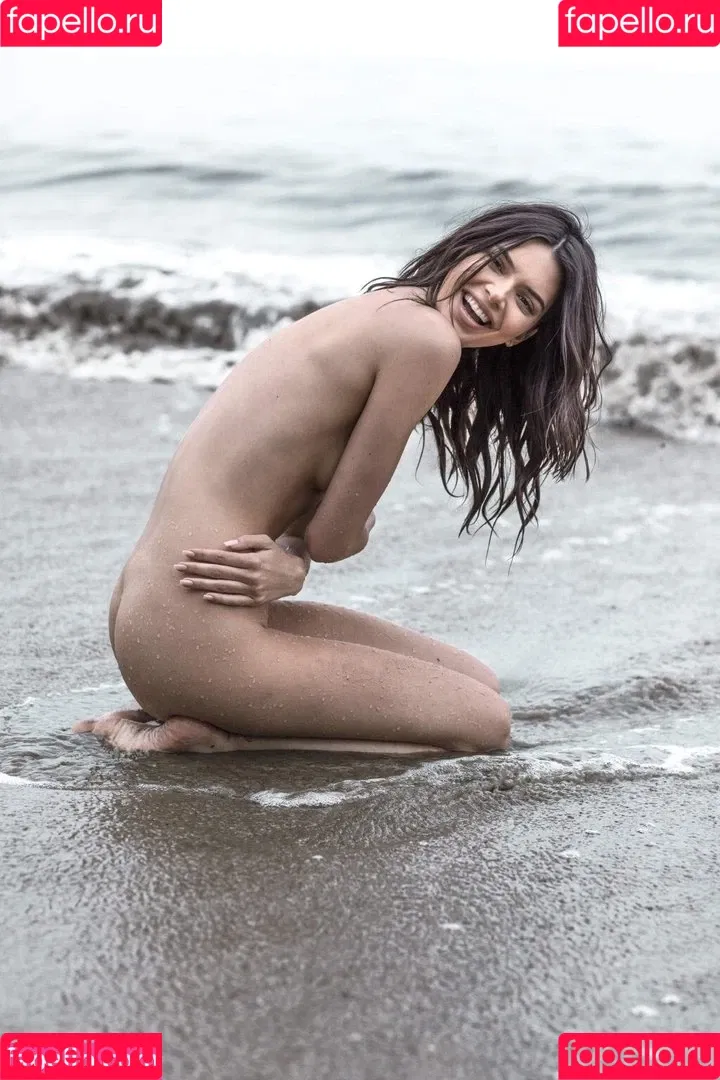 Kendall Jenner / KendallJenner Onlyfans Photo Gallery 