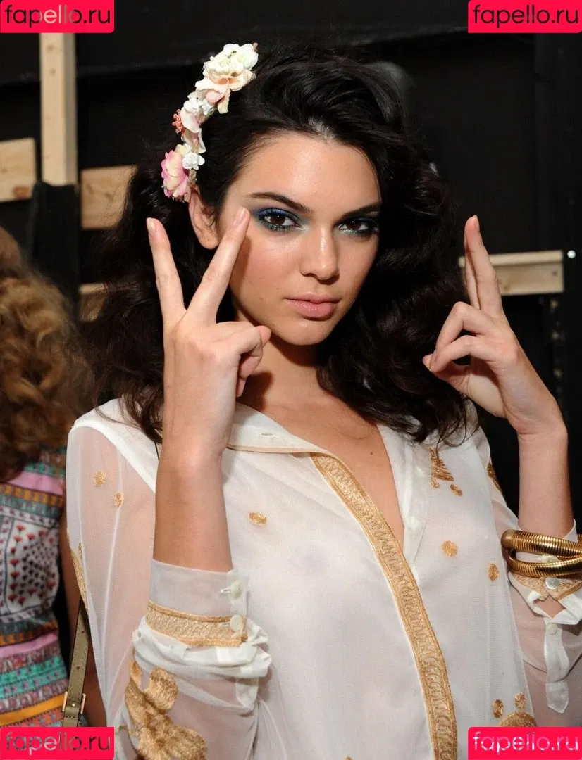 Kendall Jenner / KendallJenner Onlyfans Photo Gallery 