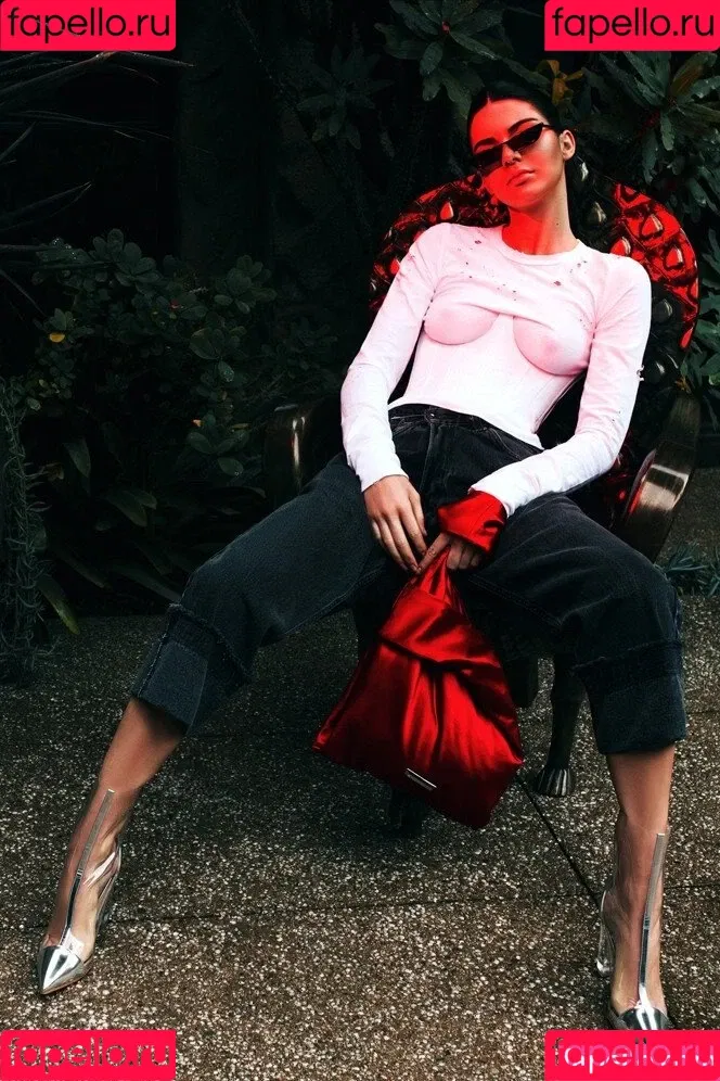 Kendall Jenner / KendallJenner Onlyfans Photo Gallery 