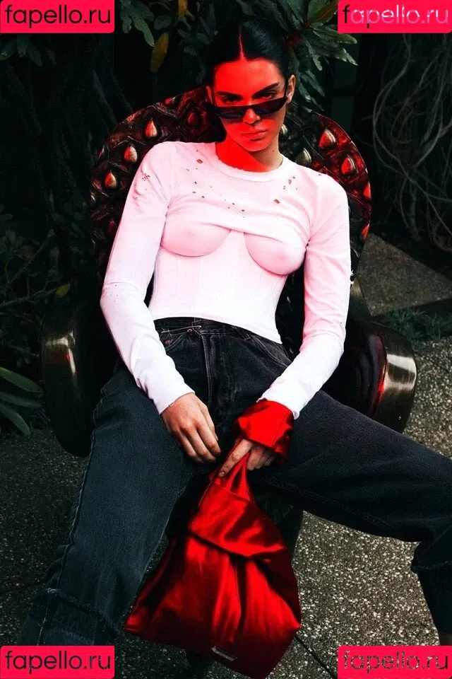 Kendall Jenner / KendallJenner Onlyfans Photo Gallery 