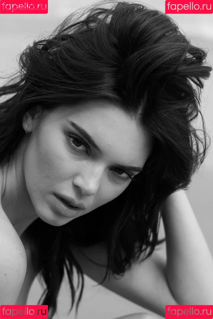 Kendall Jenner / KendallJenner Onlyfans Photo Gallery 
