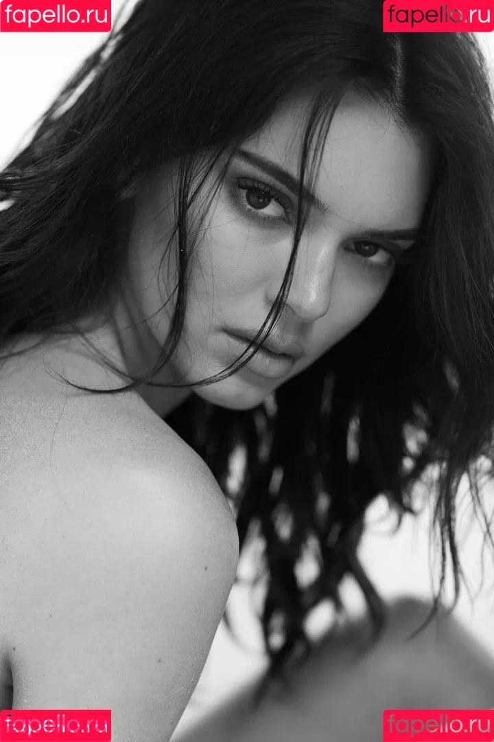 Kendall Jenner / KendallJenner Onlyfans Photo Gallery 