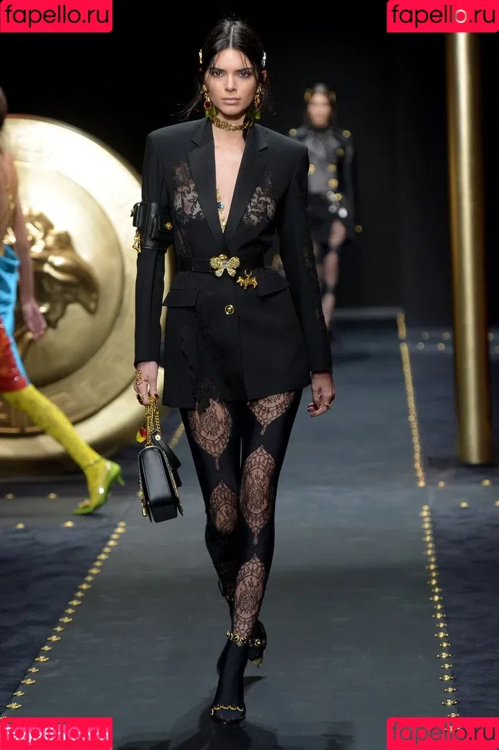 Kendall Jenner / KendallJenner Onlyfans Photo Gallery 