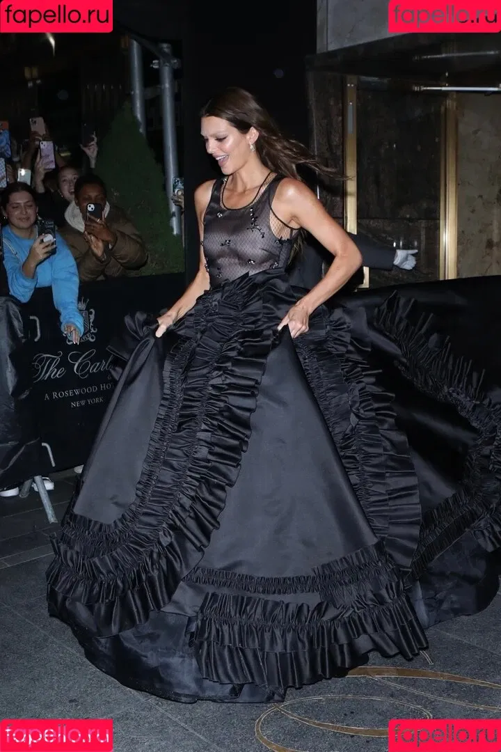 Kendall Jenner / KendallJenner Onlyfans Photo Gallery 