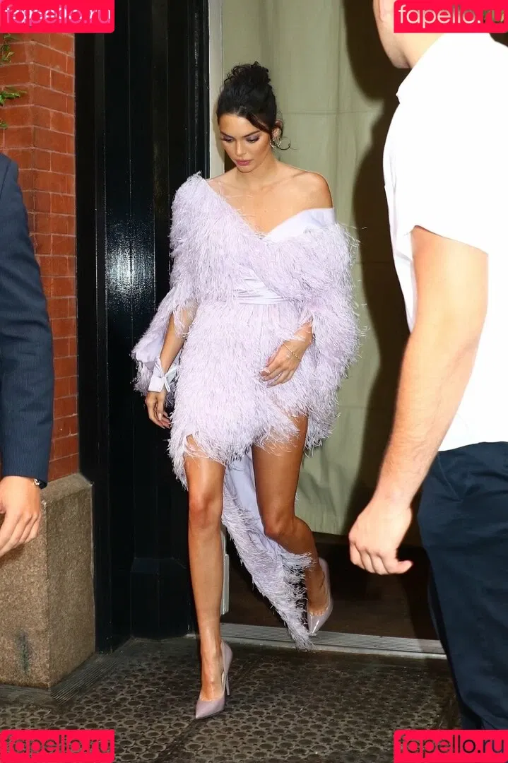 Kendall Jenner / KendallJenner Onlyfans Photo Gallery 