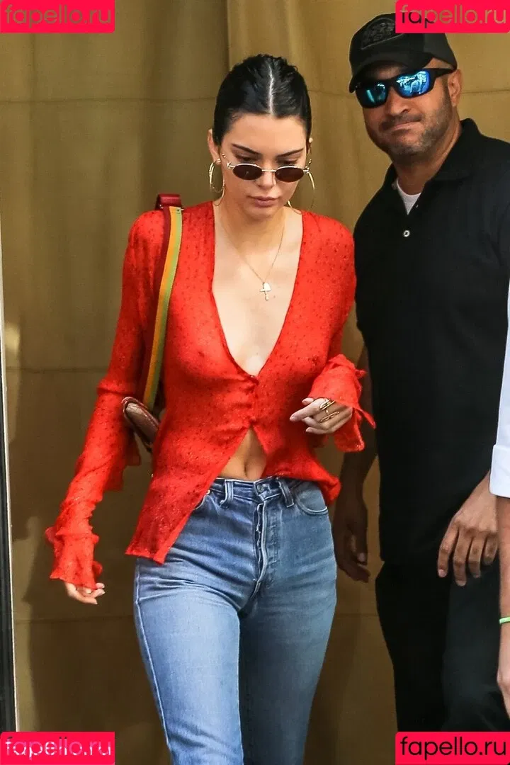 Kendall Jenner / KendallJenner Onlyfans Photo Gallery 