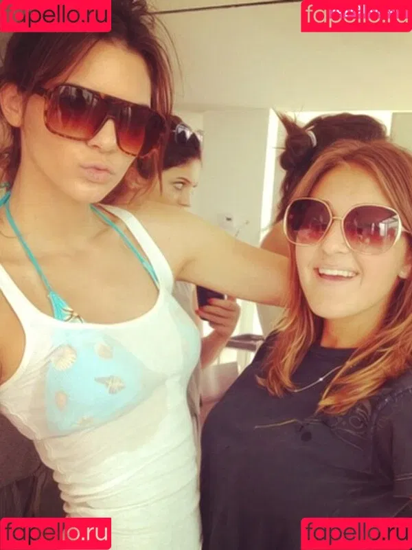 Kendall Jenner / KendallJenner Onlyfans Photo Gallery 