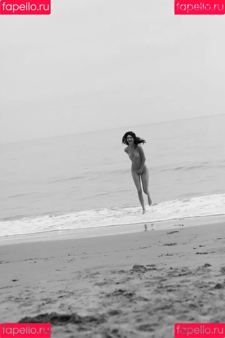 Kendall Jenner / KendallJenner Onlyfans Photo Gallery 