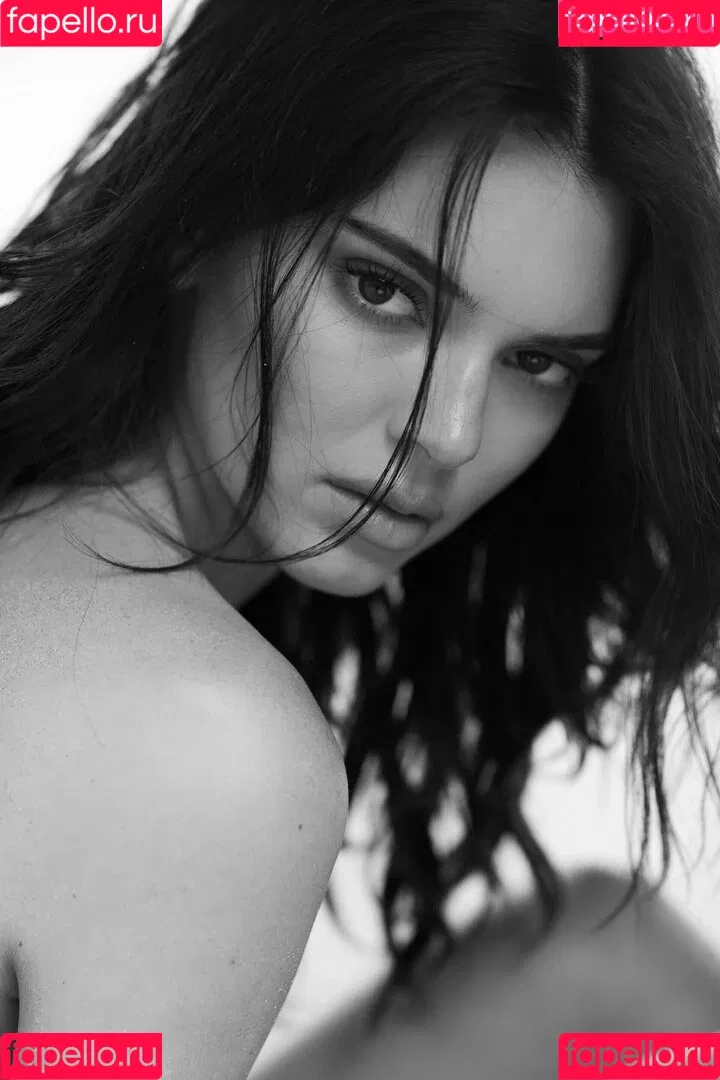 Kendall Jenner / KendallJenner Onlyfans Photo Gallery 