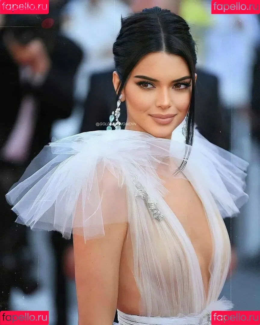 Kendall Jenner / KendallJenner Onlyfans Photo Gallery 