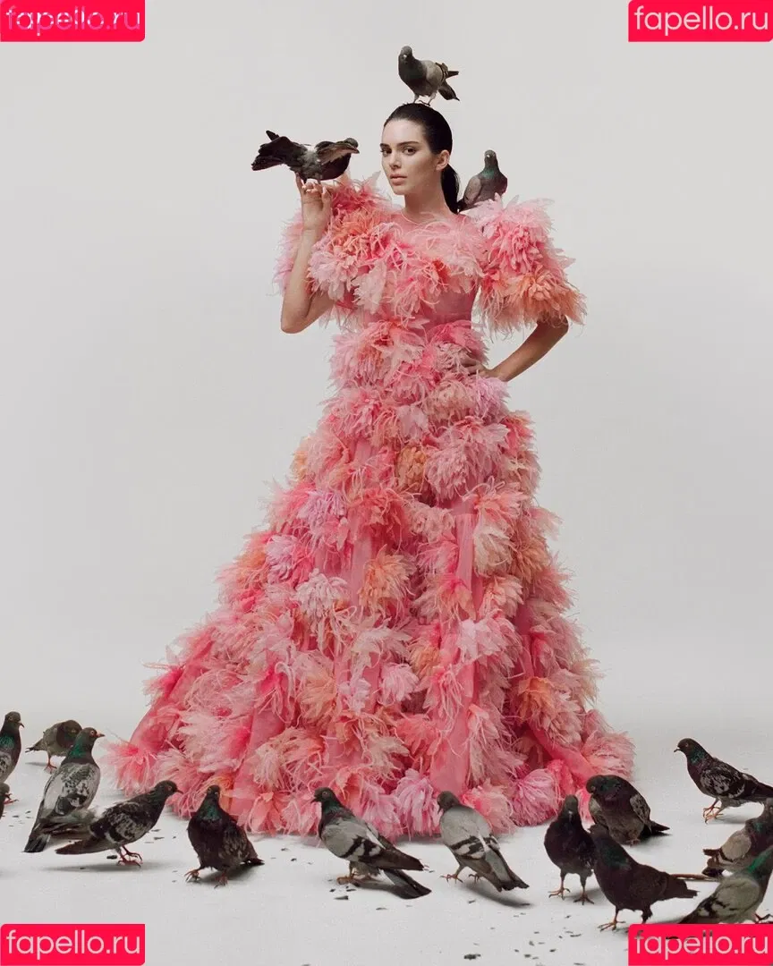 Kendall Jenner / KendallJenner Onlyfans Photo Gallery 