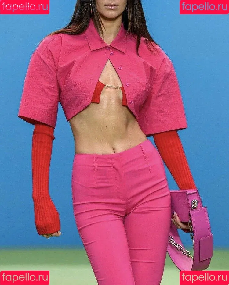 Kendall Jenner / KendallJenner Onlyfans Photo Gallery 