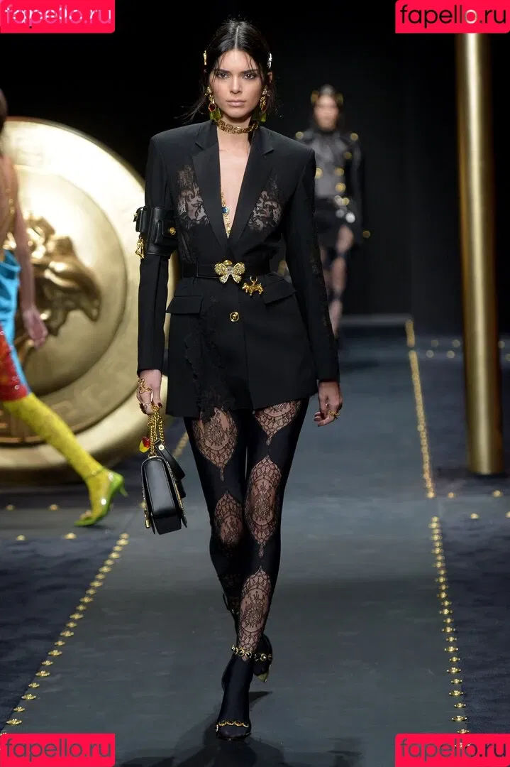 Kendall Jenner / KendallJenner Onlyfans Photo Gallery 