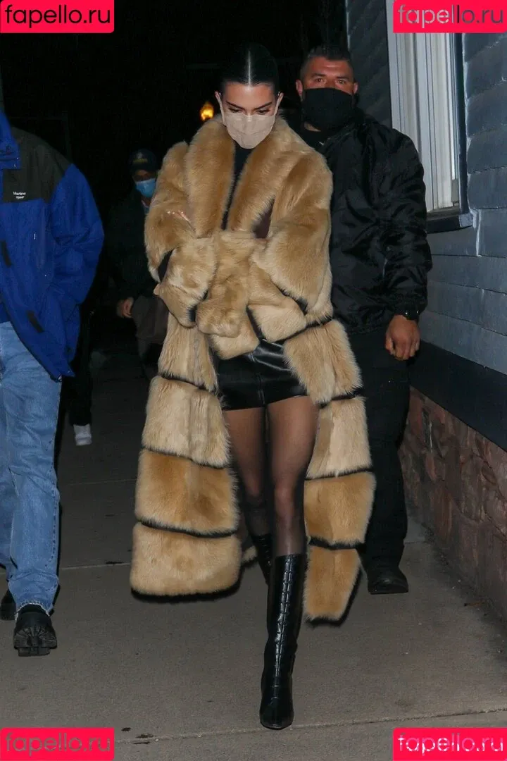 Kendall Jenner / KendallJenner Onlyfans Photo Gallery 