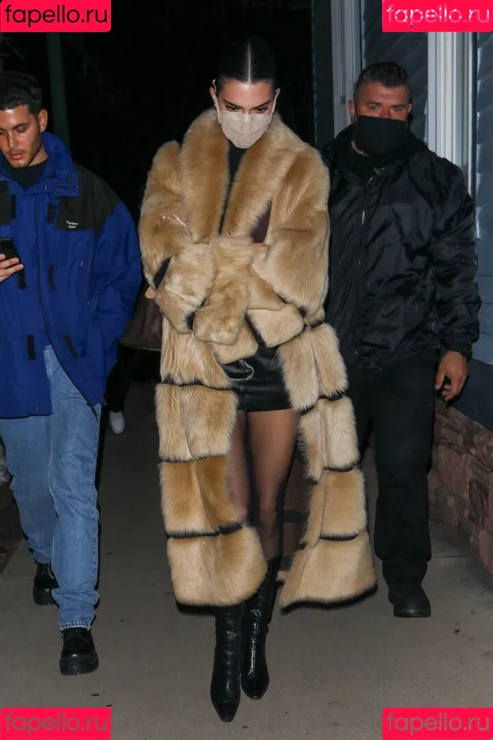 Kendall Jenner / KendallJenner Onlyfans Photo Gallery 