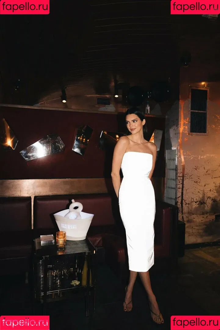 Kendall Jenner / KendallJenner Onlyfans Photo Gallery 