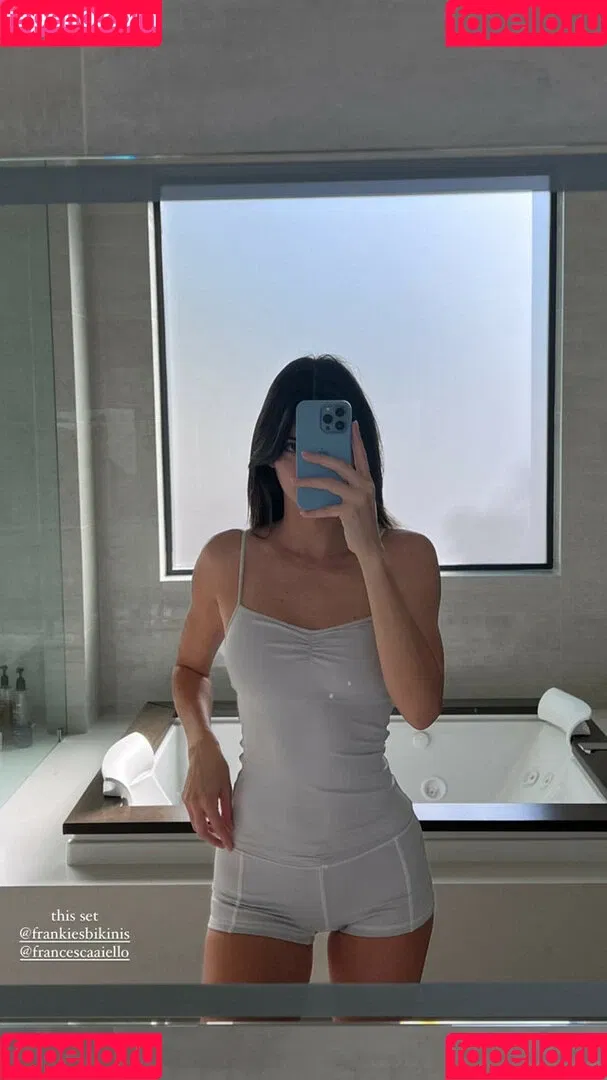 Kendall Jenner / KendallJenner Onlyfans Photo Gallery 