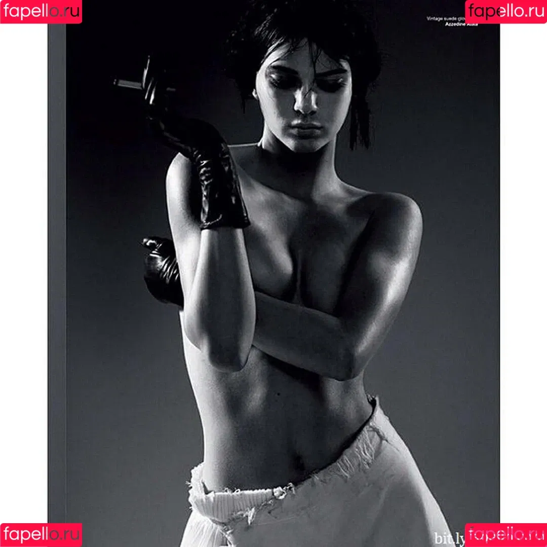 Kendall Jenner / KendallJenner Onlyfans Photo Gallery 