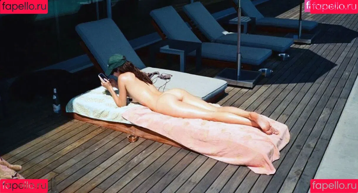 Kendall Jenner / KendallJenner Onlyfans Photo Gallery 