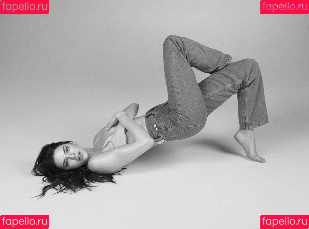 Kendall Jenner / KendallJenner Onlyfans Photo Gallery 