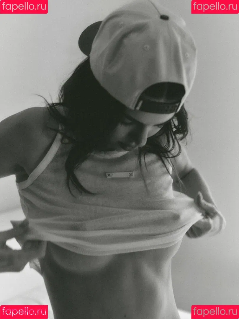 Kendall Jenner / KendallJenner Onlyfans Photo Gallery 