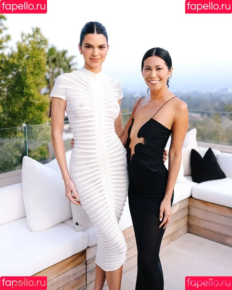 Kendall Jenner / KendallJenner Onlyfans Photo Gallery 