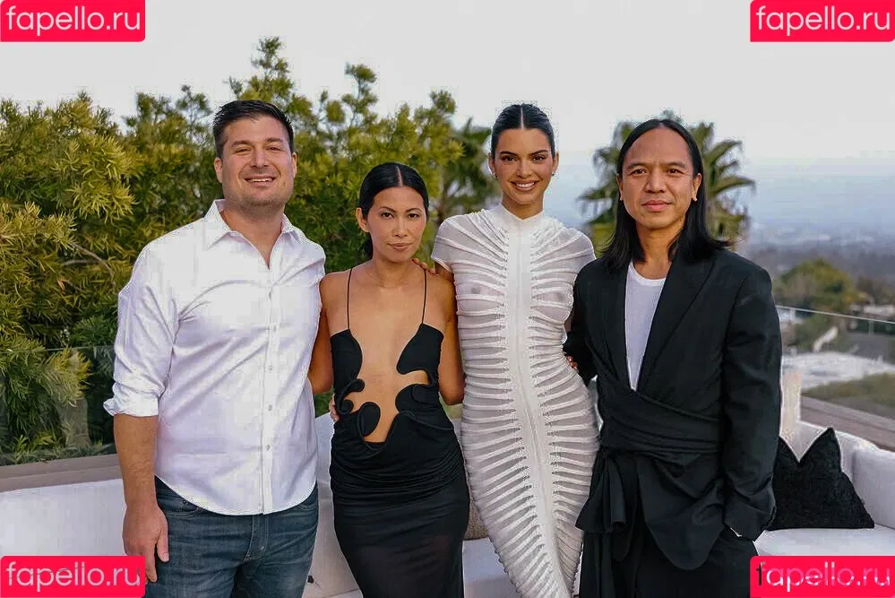 Kendall Jenner / KendallJenner Onlyfans Photo Gallery 