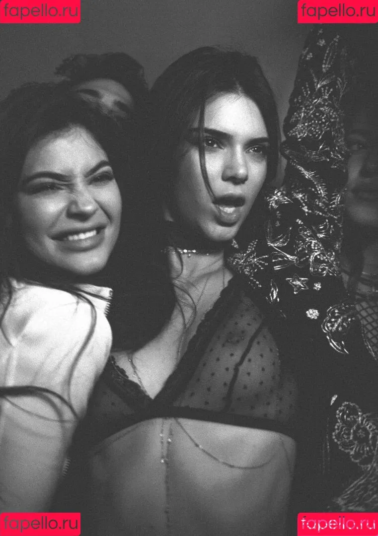 Kendall Jenner / KendallJenner Onlyfans Photo Gallery 