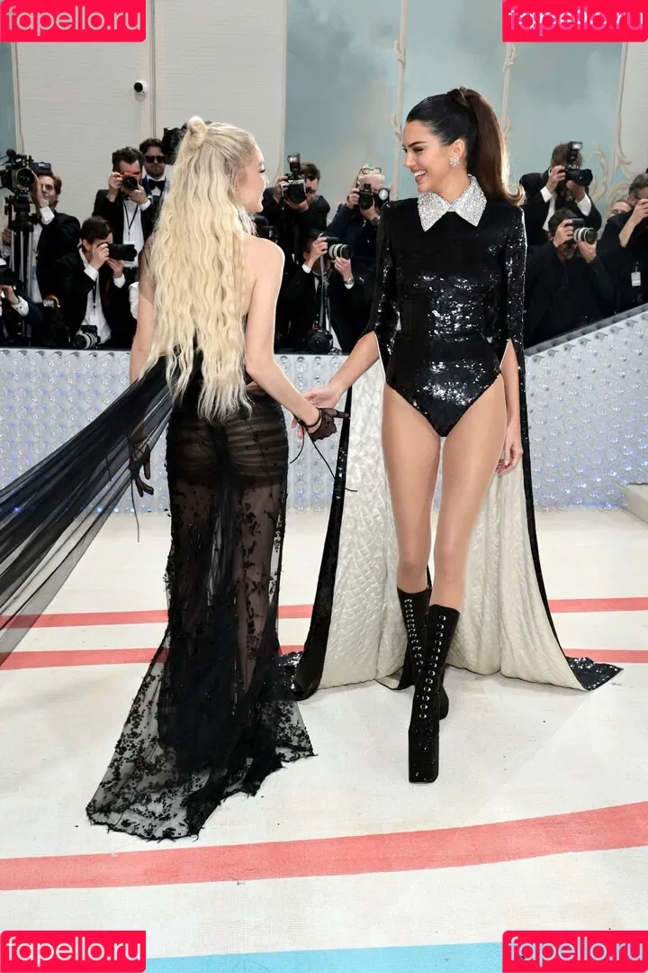Kendall Jenner / KendallJenner Onlyfans Photo Gallery 