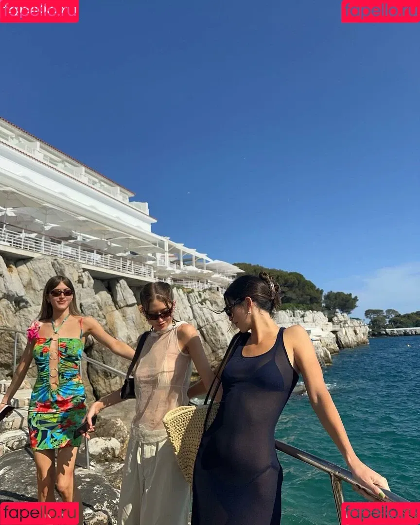 Kendall Jenner / KendallJenner Onlyfans Photo Gallery 