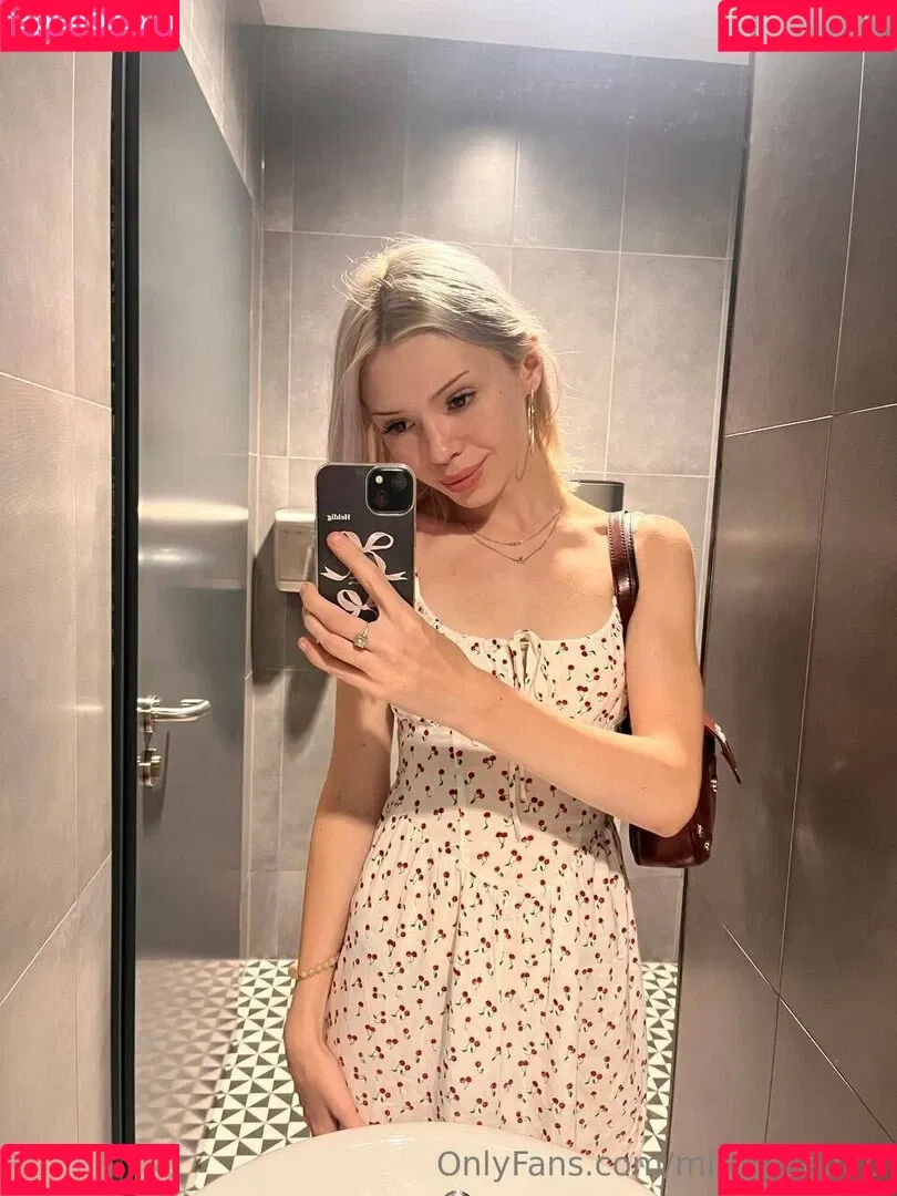 Mia_bluebird / _iam_bluebird_ / clarathestudent Onlyfans Photo Gallery 