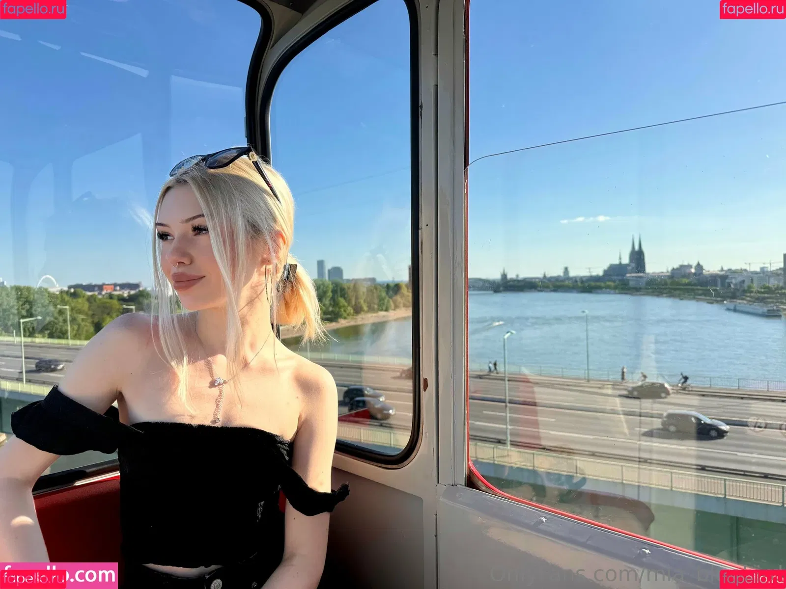 Mia_bluebird / _iam_bluebird_ / clarathestudent Onlyfans Photo Gallery 