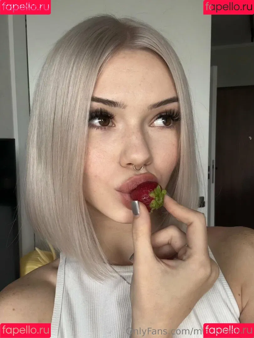 Mia_bluebird / _iam_bluebird_ / clarathestudent Onlyfans Photo Gallery 
