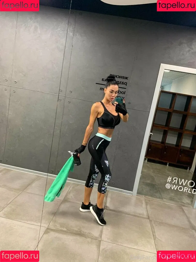 Sexy-Alisa / kiso198613 Onlyfans Photo Gallery 