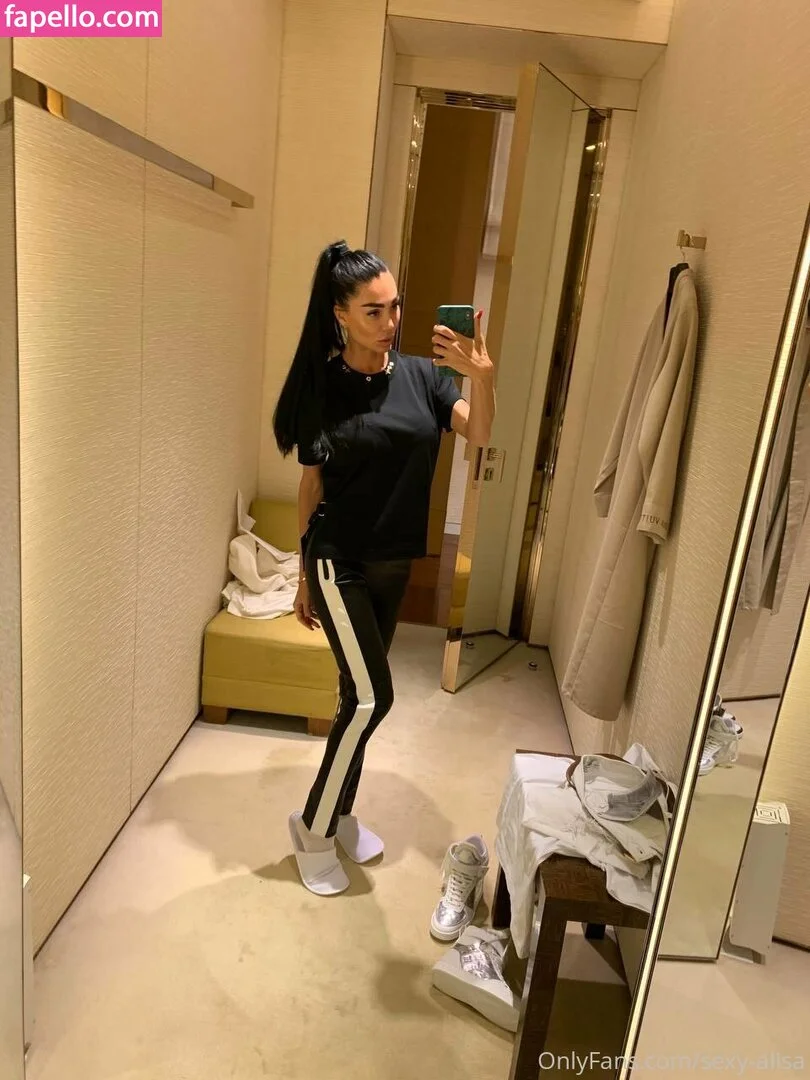 Sexy-Alisa / kiso198613 Onlyfans Photo Gallery 