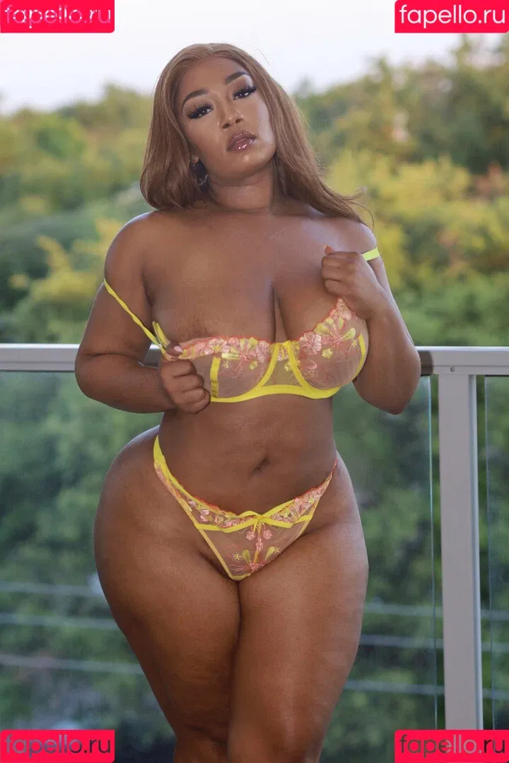 brittney_tonee / brittneytonee Onlyfans Photo Gallery 