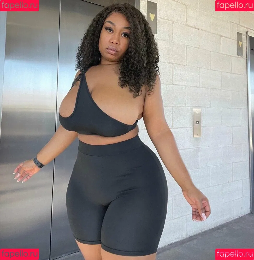 brittney_tonee / brittneytonee Onlyfans Photo Gallery 