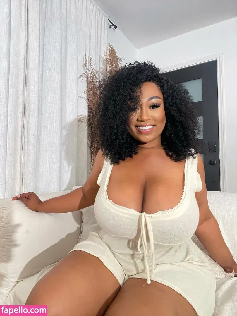 brittney_tonee / brittneytonee Onlyfans Photo Gallery 