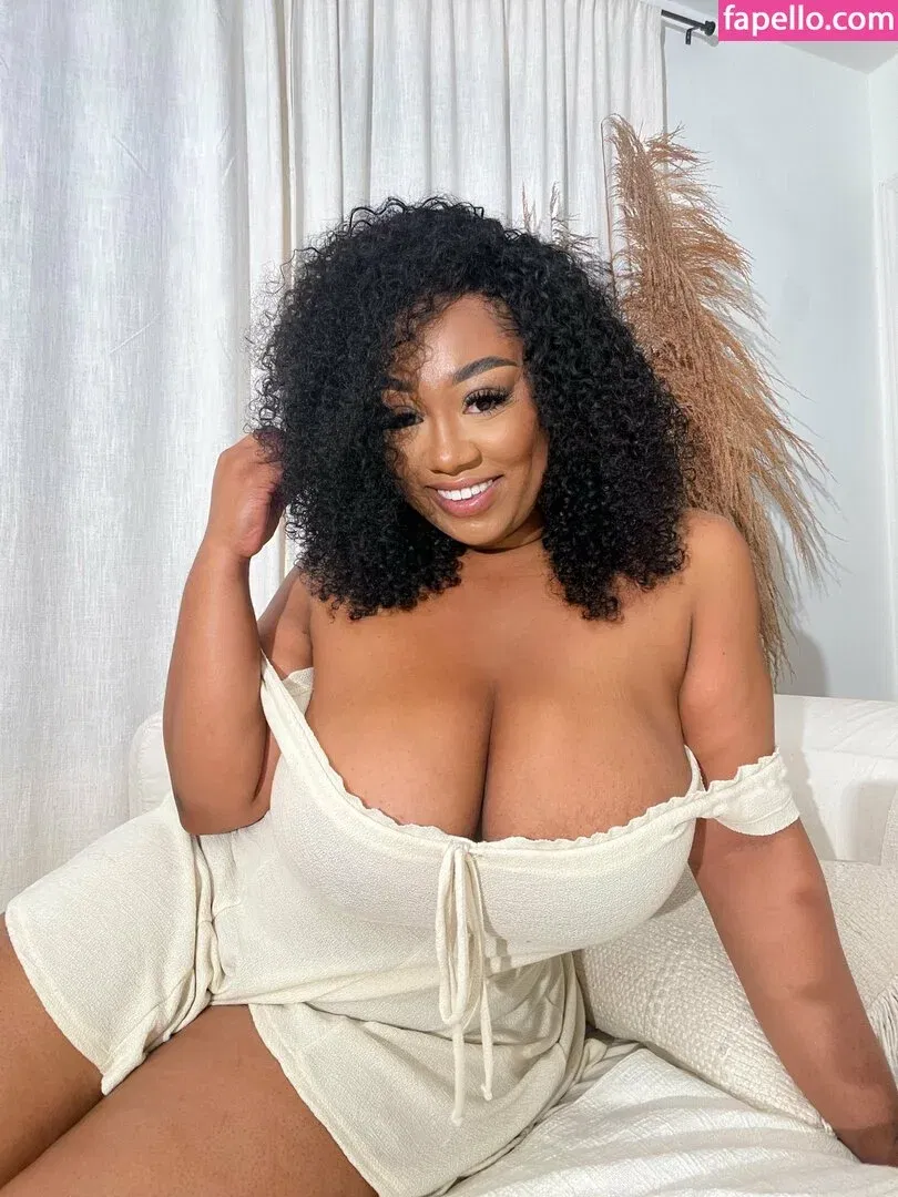 brittney_tonee / brittneytonee Onlyfans Photo Gallery 