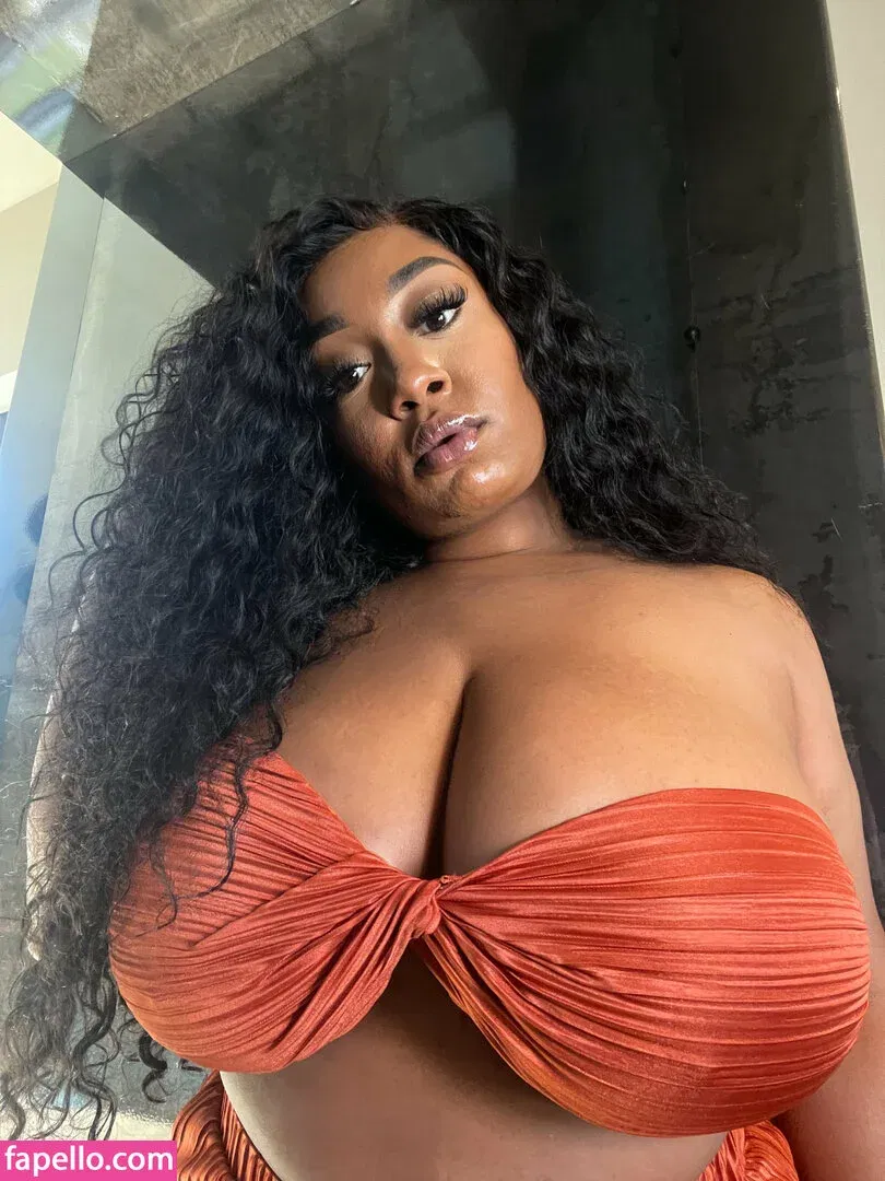 brittney_tonee / brittneytonee Onlyfans Photo Gallery 