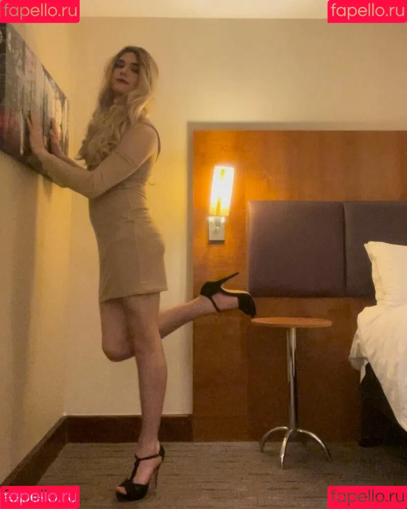 Emmy Harper / cdemmyharper / harperxemx Onlyfans Photo Gallery 