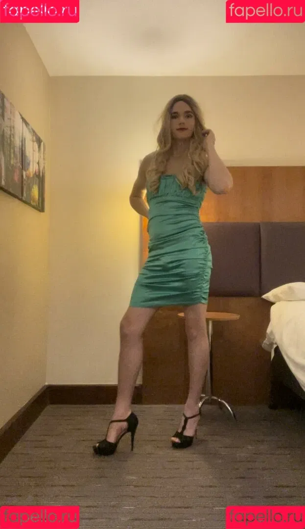 Emmy Harper / cdemmyharper / harperxemx Onlyfans Photo Gallery 