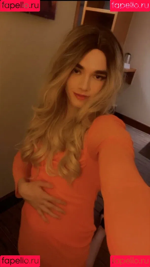 Emmy Harper / cdemmyharper / harperxemx Onlyfans Photo Gallery 